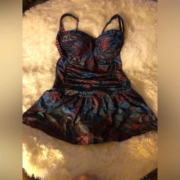 VENUS Multicolor Patterned One Piece Swimsuit - Picture 3 of 11